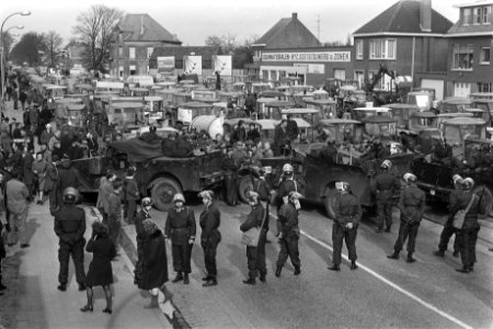 Tractoren bij de Belgische Rijkswacht, Bestanddeelnr 924-3668 photo
