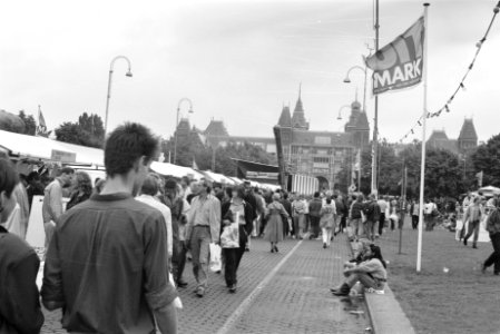 Uitmarkt 88 openlucht concert Concertgebouworkest in Amsterdam onder leiding va, Bestanddeelnr 934-3022