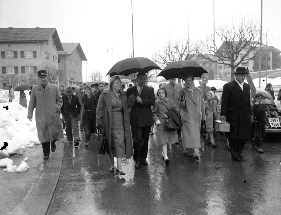 Verblijf koningin Juliana en Prins en Prinses Sankt Anton Klosters, Bestanddeelnr 907-0612