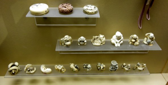 Various netsuke - Fairbanks Museum and Planetarium - DSC04339