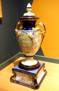 Vase, Trenton Potteries Company, Trenton, New Jersey, c. 1905, porcelain - Brooklyn Museum - DSC09662