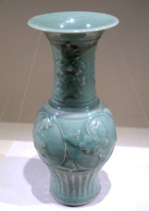 Vase with applied peony scroll design, China, Longquan kiln, Southern Song dynasty, 13th century AD, celadon - Matsuoka Museum of Art - Tokyo, Japan - DSC07315