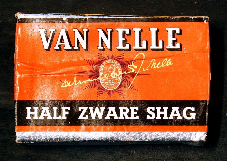 Van Nelle half zware shag pakje