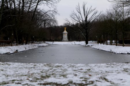 Venusbassin Tiergarten Berlin with ice and snow 2021-02-06 03