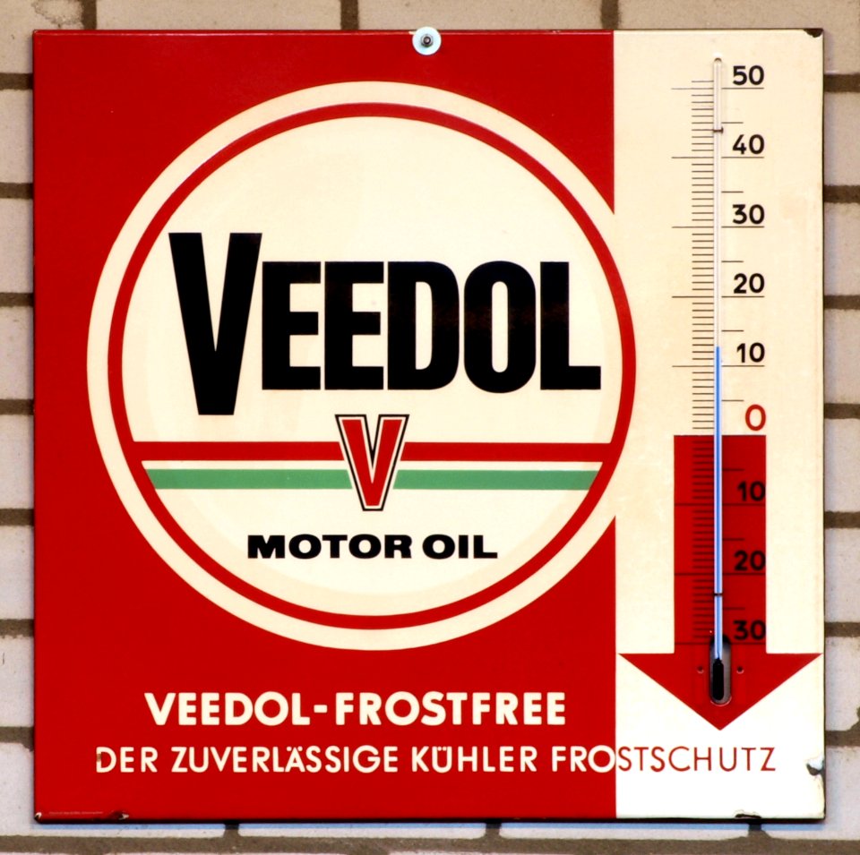 Veedol, Enamel advert sign at the den hartog ford museum pic-038