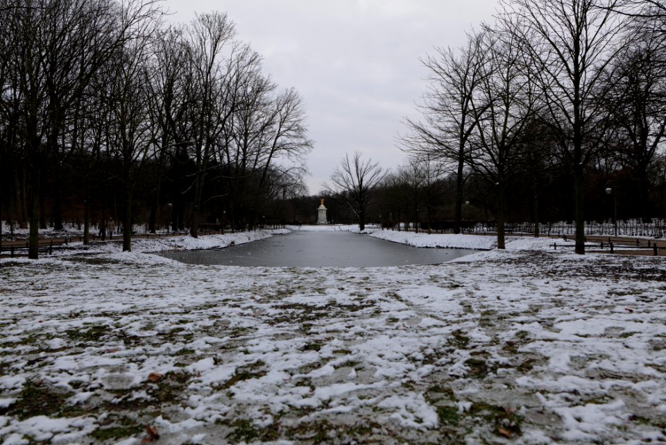 Venusbassin Tiergarten Berlin with ice and snow 2021-02-06 01