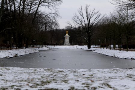 Venusbassin Tiergarten Berlin with ice and snow 2021-02-06 04
