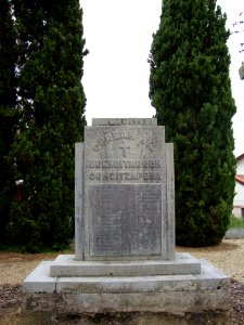 Urcuray (Hasparren, Pyr-Atl, Fr) monument aux morts
