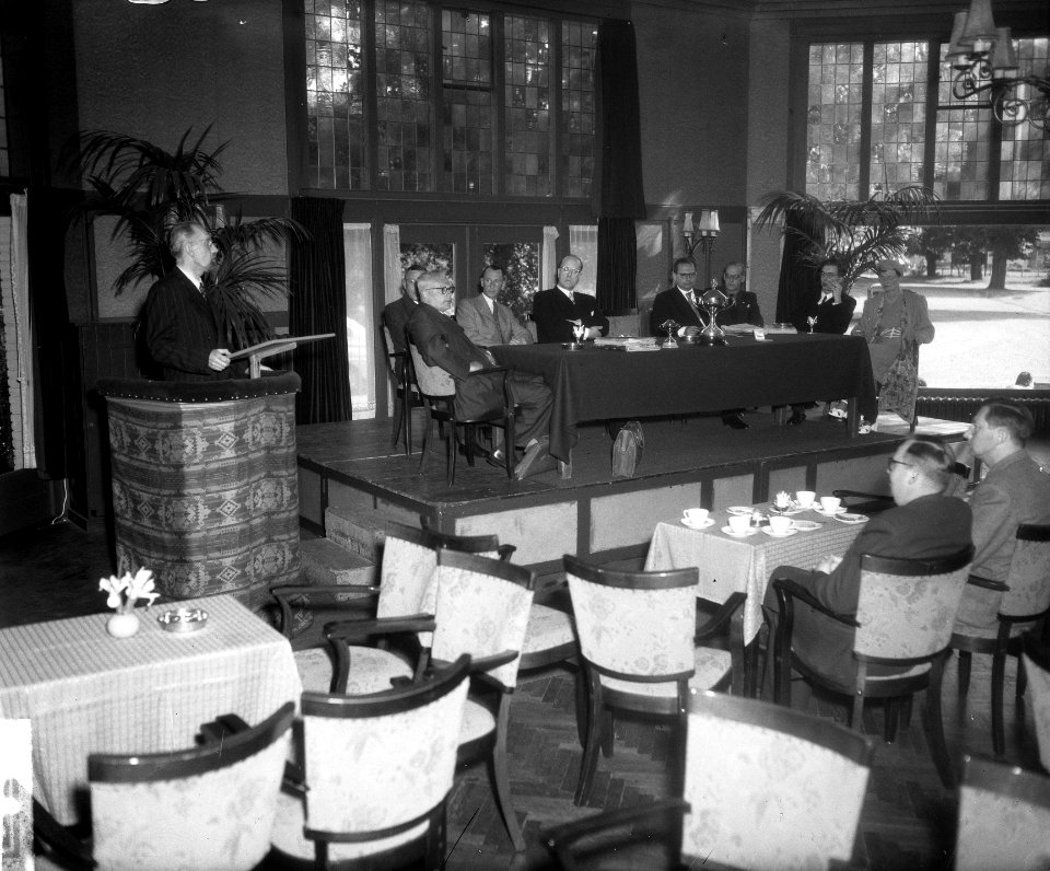 Uitreiking Martha cup overzicht, Bestanddeelnr 904-5980