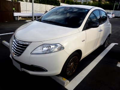 The frontview of Chrysler Ypsilon Gold