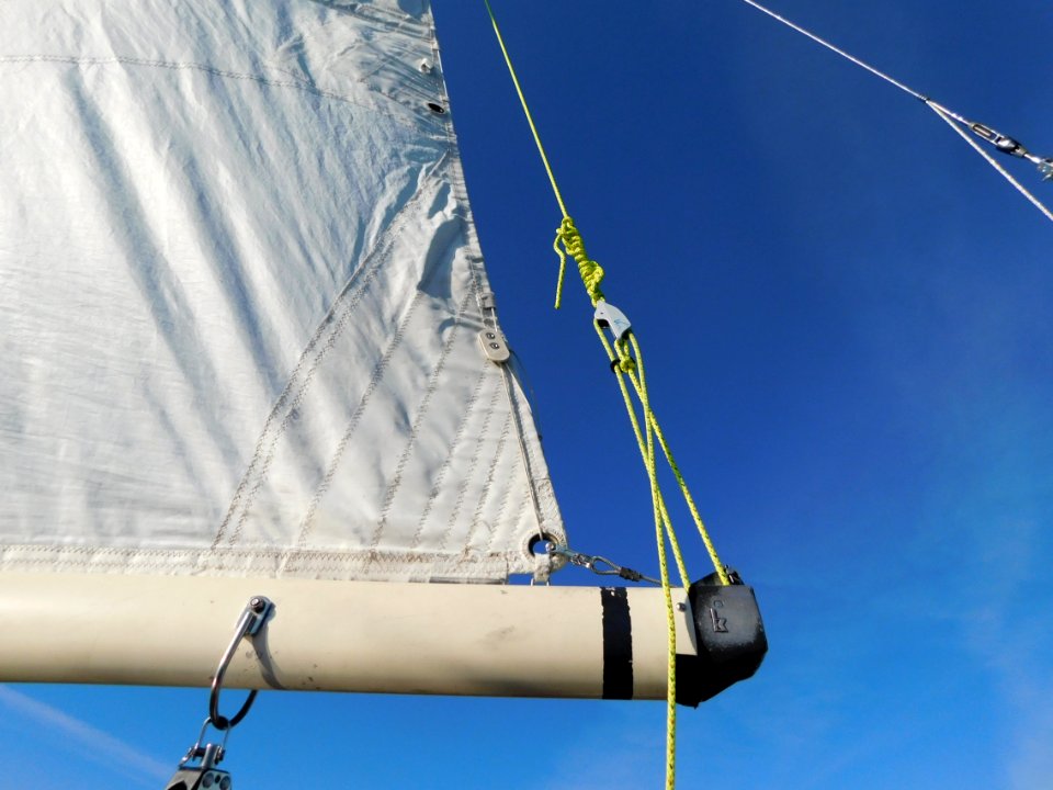 US Yachts US 22 sailboat Vesper topping lift 1134