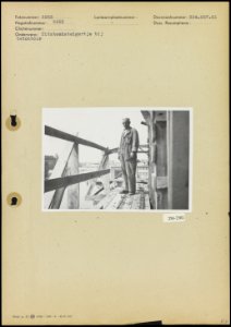 Uitsteeksteigertje bij betonbouw, Bestanddeelnr 256-2302