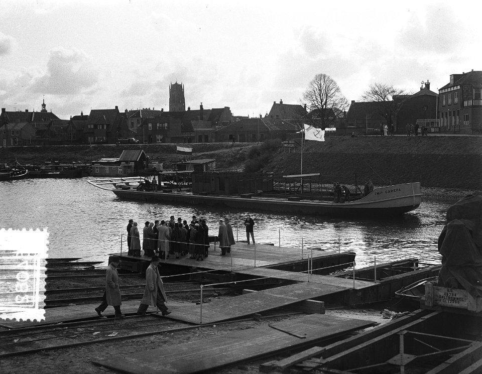 Tewaterlating Gilyang Scheepswerf De Waal Deest Zaltbommel, Bestanddeelnr 906-4082
