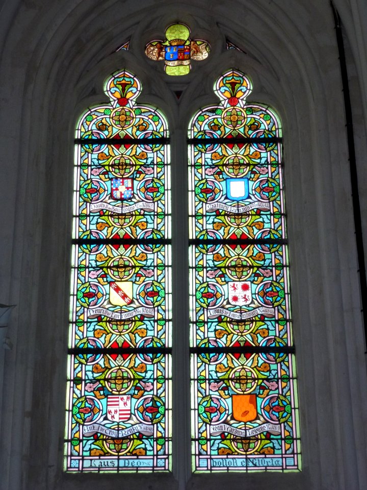 Thérouanne (Pas-de-Calais, Fr) église Saint-Martin, vitraux des soixante évêques 13