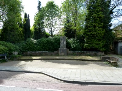 Ulestraten-Oorlogsmonument aan de Sint-Catharinastraat (1)