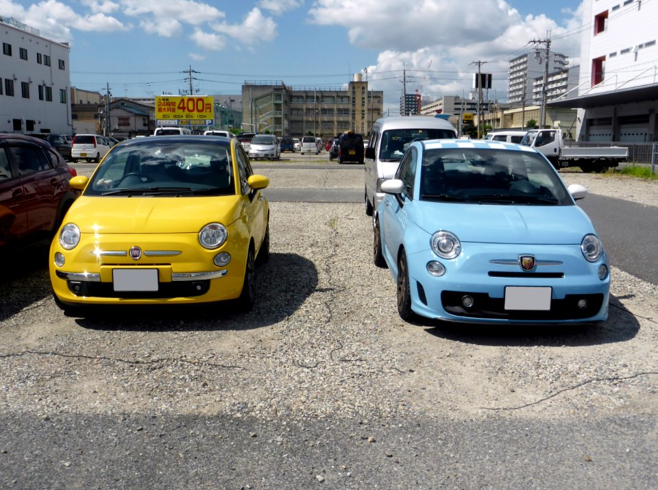 The frontview of FIAT 500 Pop & ABARTH 500