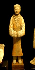Tomb figurine of a man, China, Han dynasty, 206 BC to 220 AD, earthenware with traces of paint - Östasiatiska museet, Stockholm - DSC09574
