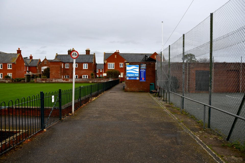 Topsham Outdoor Swimming Pool