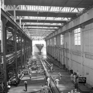 Tewaterlating fregat Van Galen op de werf van de NV Koninklijke Mij. De Schel, Bestanddeelnr 917-8977
