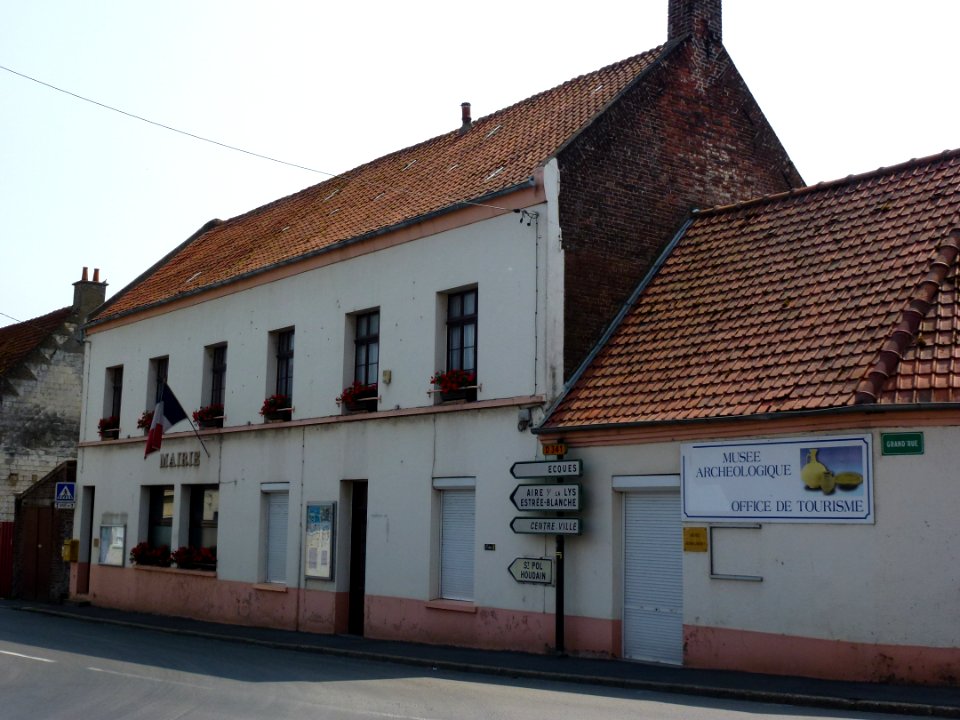 Thérouanne (Pas-de-Calais, Fr) mairie et musée