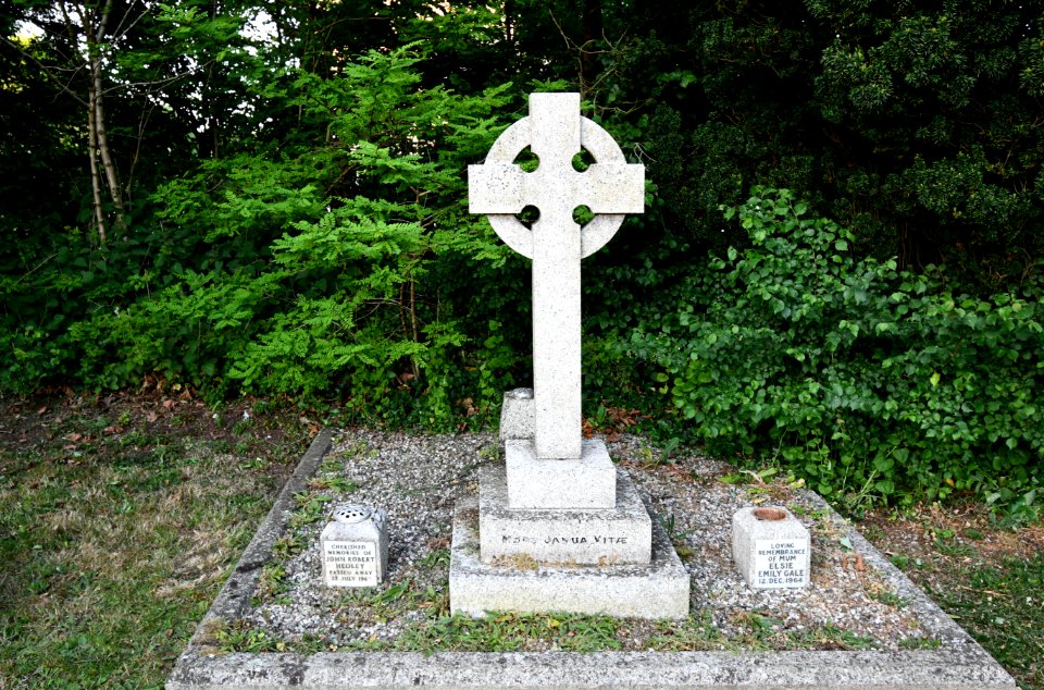 Topsham Cemetery 2020-05-19 4