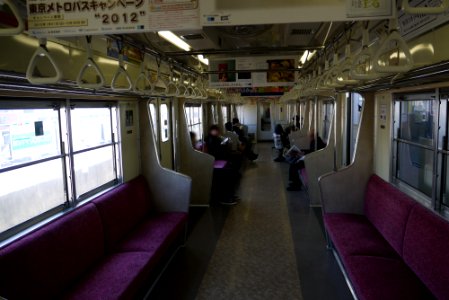 Tokyo Metro 6000-3 inside