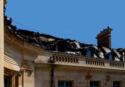 Toit cour d'honneur après incendie hôtel Lambert Paris
