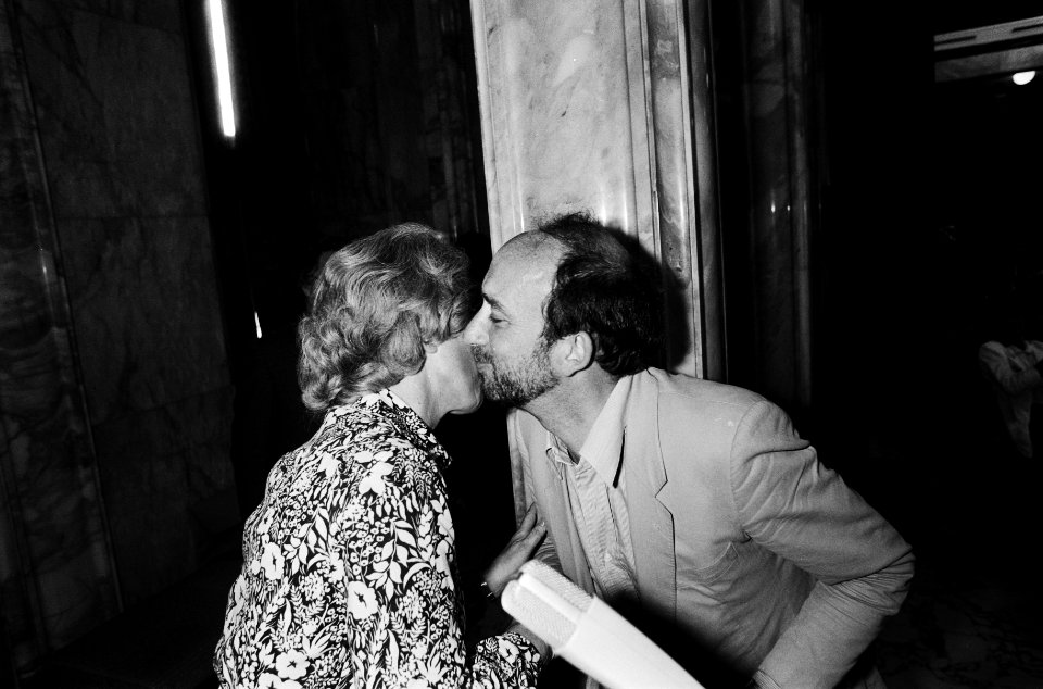 Toneelprijzen 1980 uitgereikt door minister Gardeniers (CRM) in Leiden minister, Bestanddeelnr 930-8363