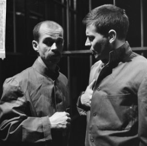 Toneelstuk Sacco en Vanzetti, de twee hoofdrolspelers Henk van Ulsen (links) en , Bestanddeelnr 918-9202