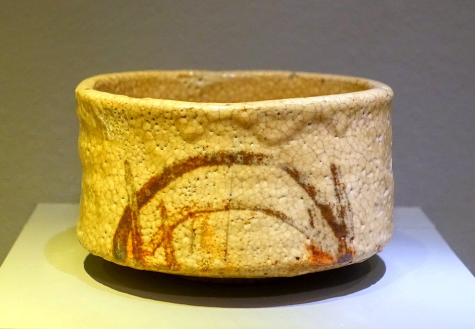 Tea bowl (chawan), E-shino style, Japan, Gifu prefecture, Oyabu, c. 1600, stoneware, ash glaze - Montreal Museum of Fine Arts - Montreal, Canada - DSC09535