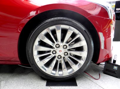 The tire wheel of Cadillac CTS Elegance (ABA-A1LL)