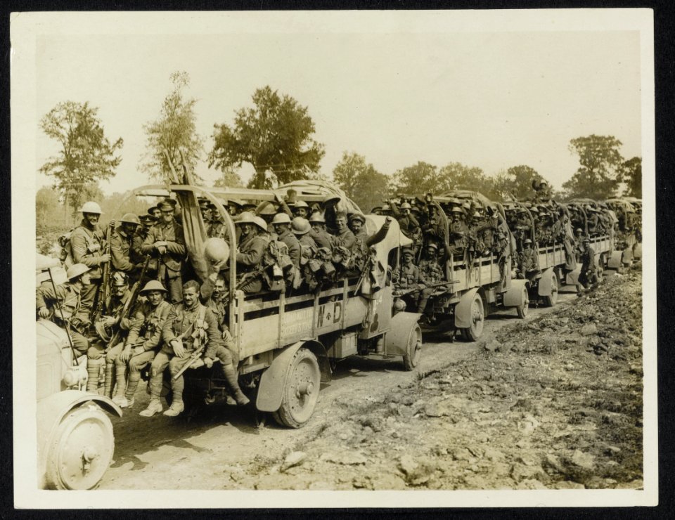 The Irish Brigade going back for a rest after the taking of Guillemont, Bestanddeelnr 158-1030