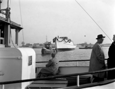 Tewaterlating mijnenveger Ommen bij J. & K. Smits Schepen NV Kinderdijk, Bestanddeelnr 907-0572