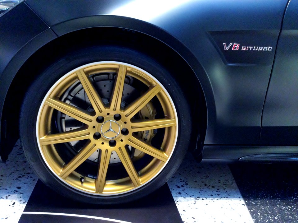 The tire wheel of Mercedes-Benz E63 AMG S 4MATIC Performance Studio Special (W212)