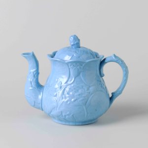 Theepot met reliëfs, Petrus Regout & Co