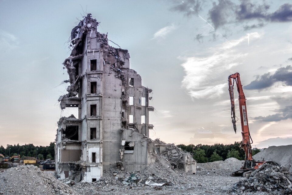 Demolition masonry destruction