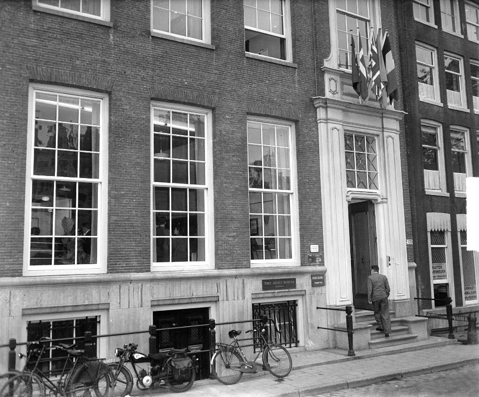 Theeadviesbureau Europa, Singel 17072 , ingebruikneming nieuwe expositieruimt, Bestanddeelnr 903-9935