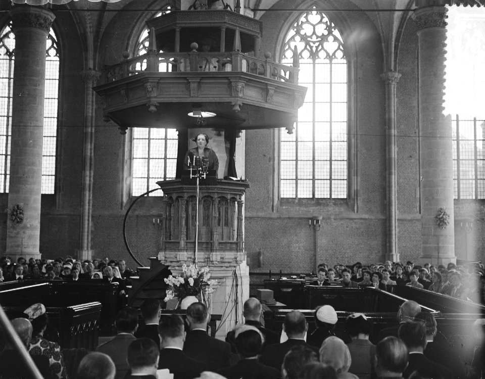 Toespraak tot de jeugd van koningin Juliana in de Pieterskerk te Leiden, Bestanddeelnr 907-1892