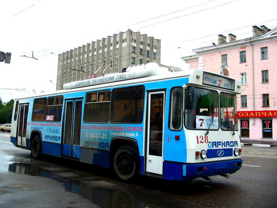 Tver trolleybus 128 20050626 083