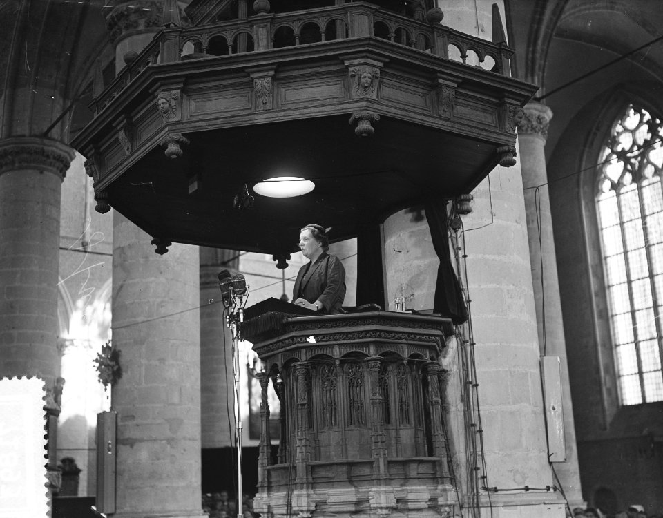Toespraak tot de jeugd van koningin Juliana in de Pieterskerk te Leiden, Bestanddeelnr 907-1893