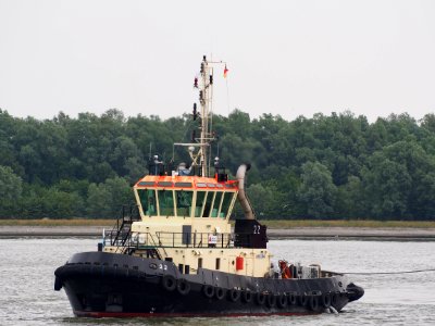 Tug 22 - IMO 9247340, Zandvlietsluis, Port of Antwerp, pic2