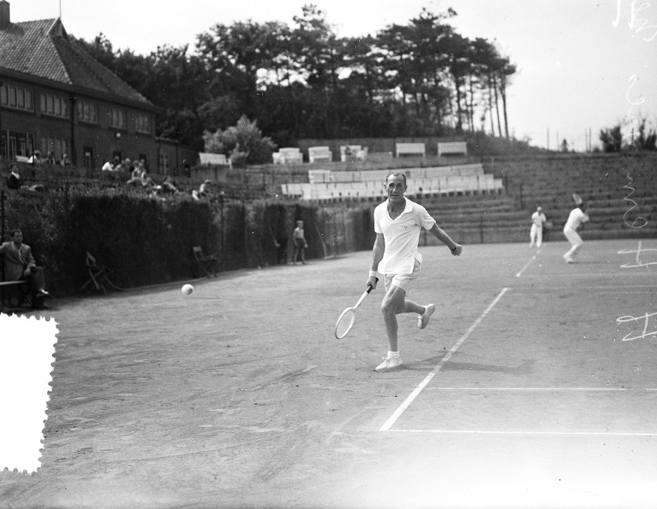 Toernooi tennisleraren Noordwijk, actie H. Hemmes (Nederland), Bestanddeelnr 907-2628