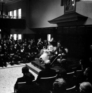 Toespraak van de koningin tijdens de buitengewone vergadering van de Staten, Bestanddeelnr 252-3638