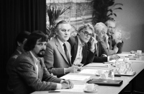 Toelichting op rapport van de Adviescommissie inzake het Industriebeleid vlnr. , Bestanddeelnr 931-5283