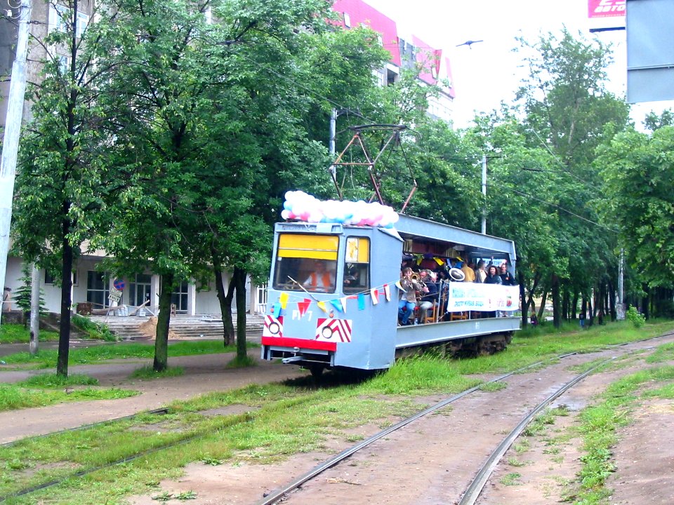 Tver tram RT-7 20050626 053