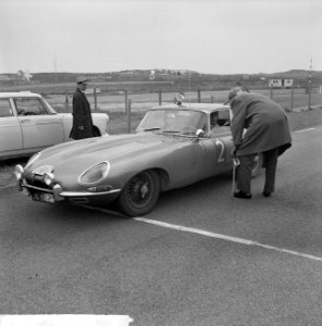Tulpenrallye 1963 , drs H L Steunenbrink - K S Barendregt (Nederland) in e…, Bestanddeelnr 915-0848