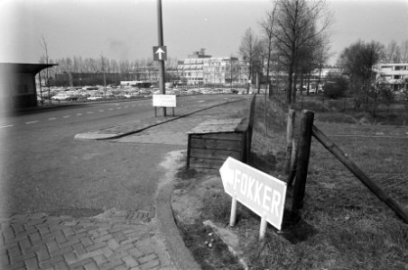Toegangsweg naar Fokker nabij Schiphol, Bestanddeelnr 925-5466