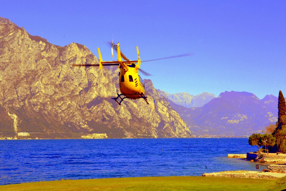 Emergency lake take off