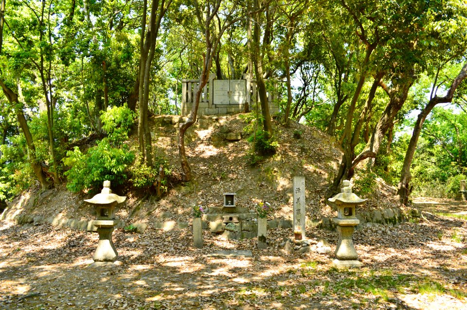 Tomb of Minamoto no Yoshiie