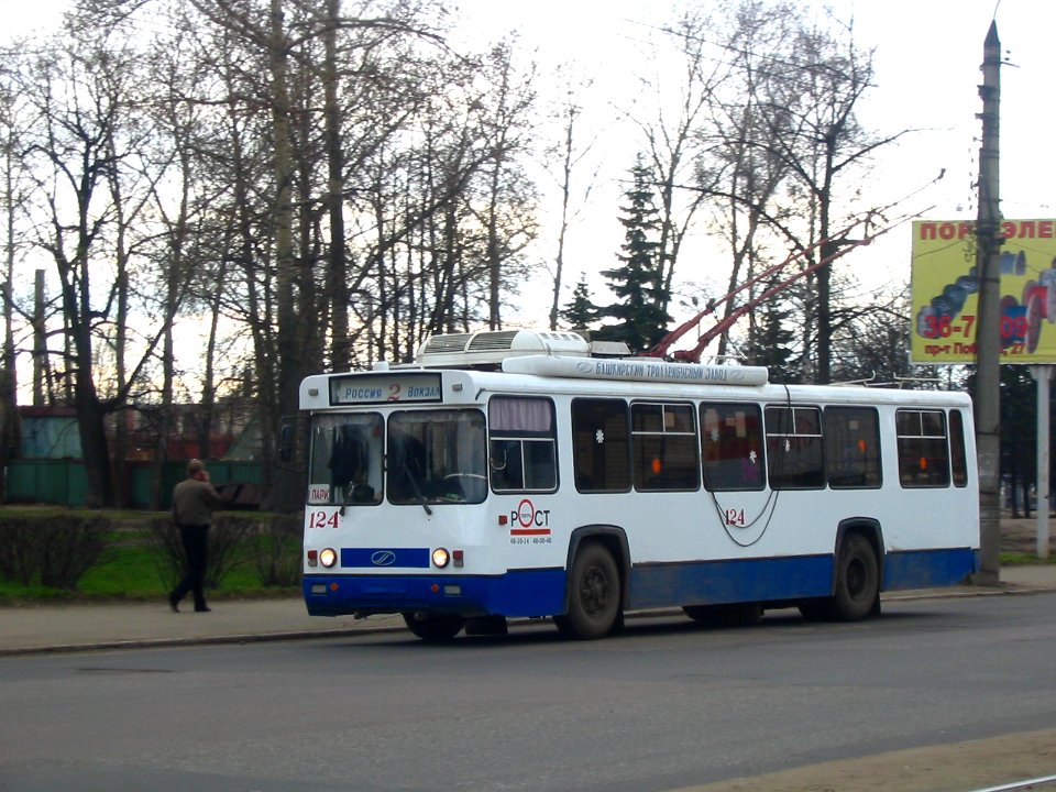 Tver trolleybus 124 20050501 512